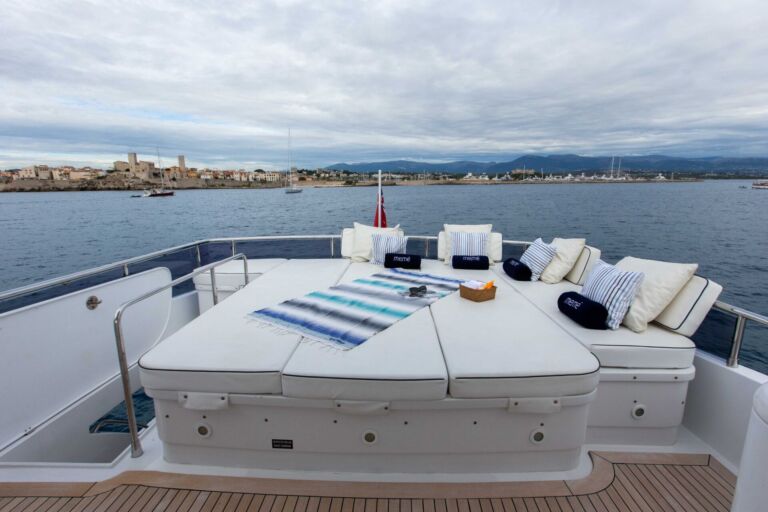 Mémé Antibes e