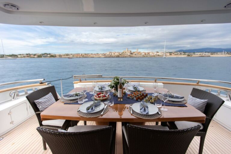 Mémé Antibes e