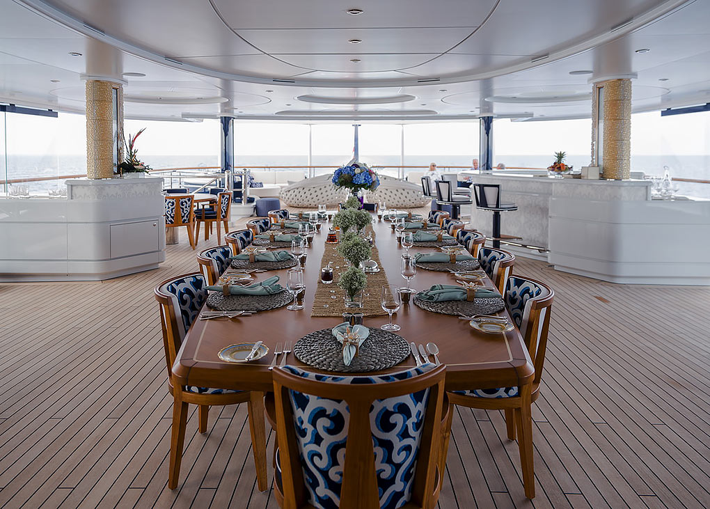 Outside dining deck of Solandge yacht Yachtzoo