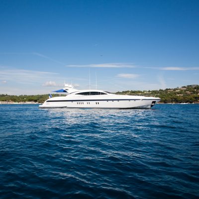 M/Y O motor yacht charter