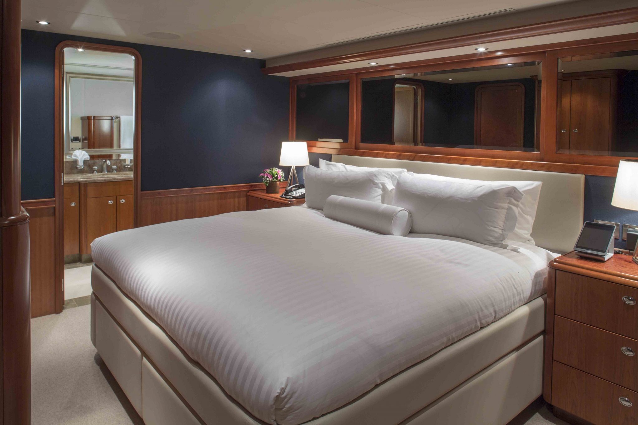 plan a yacht for charter guest double bed