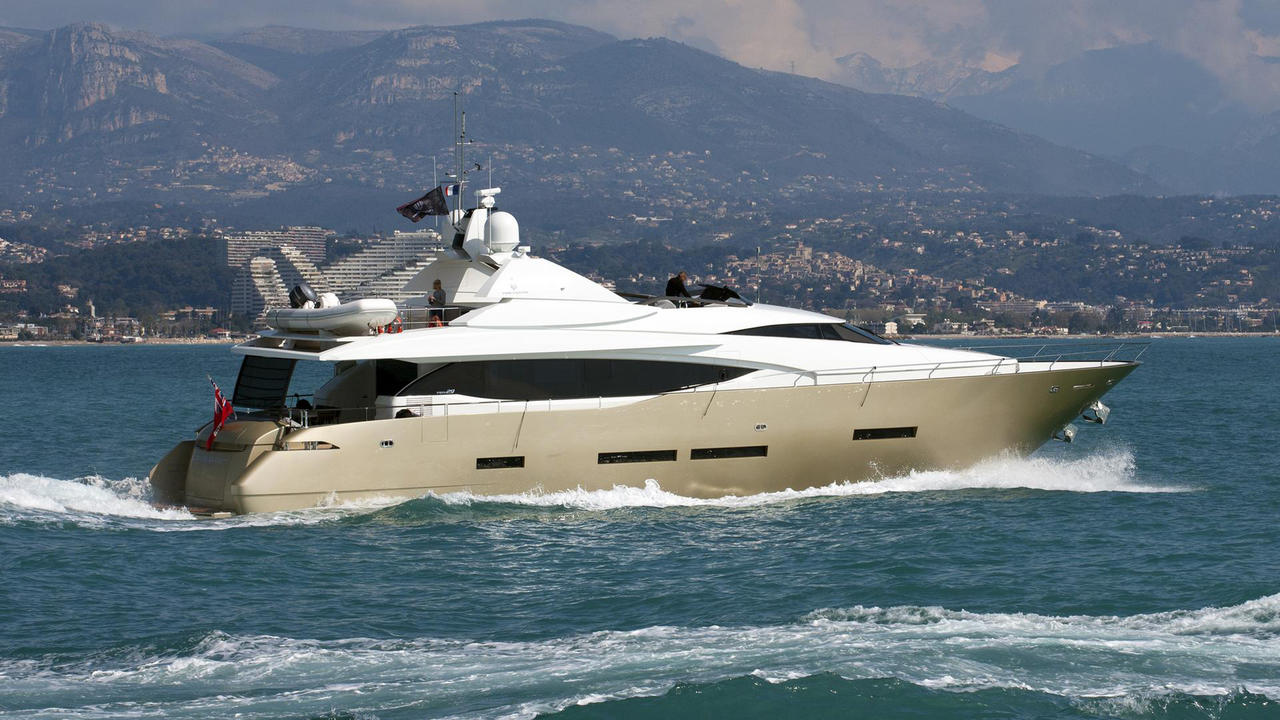 YACHTZOO signs new central listing for charter: M/Y QUASAR