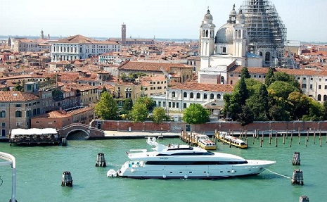 TAMTEEN Luxury yacht sales