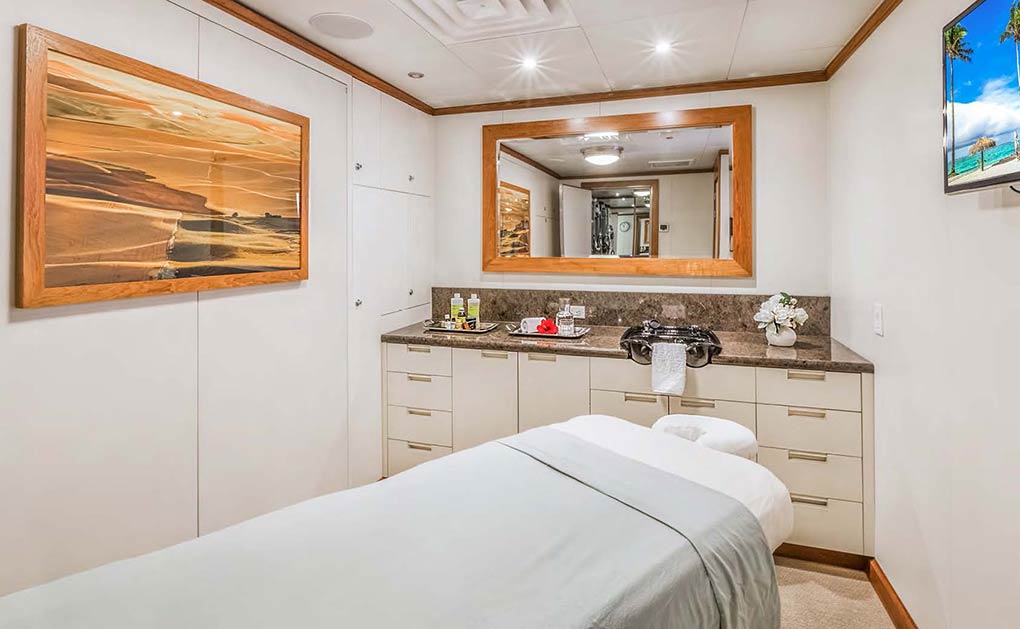 Private massage area on a yacht for charter yacht for charter M/Y SuRi