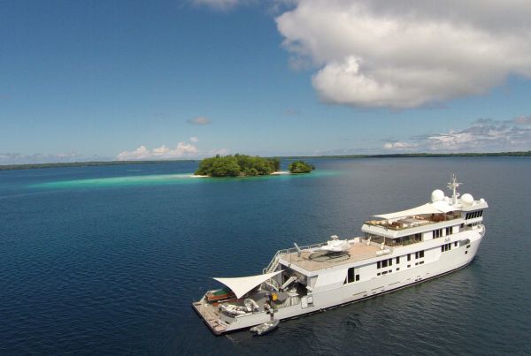 SuRi Motor Yacht