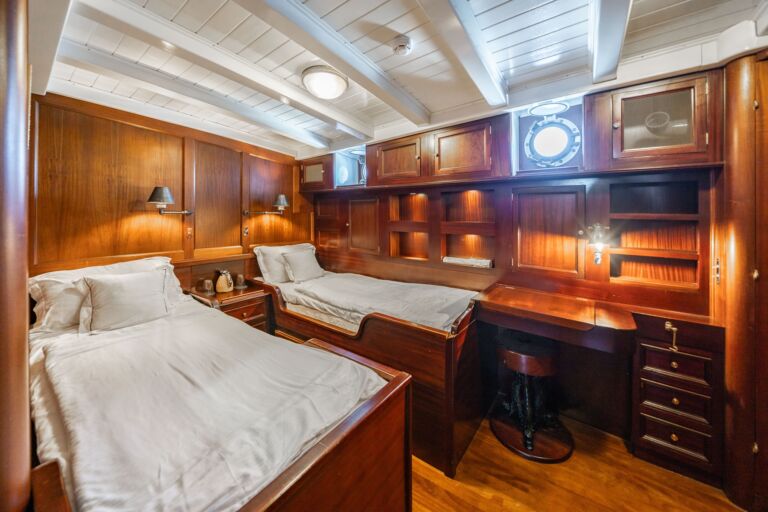 sailing yacht trinakria charter ()