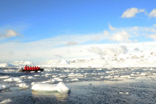 yacht-zoo-destinations-antarctica01