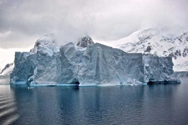 yacht-zoo-destinations-antarctica02