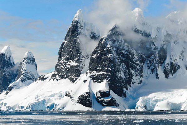 yacht-zoo-destinations-antarctica09