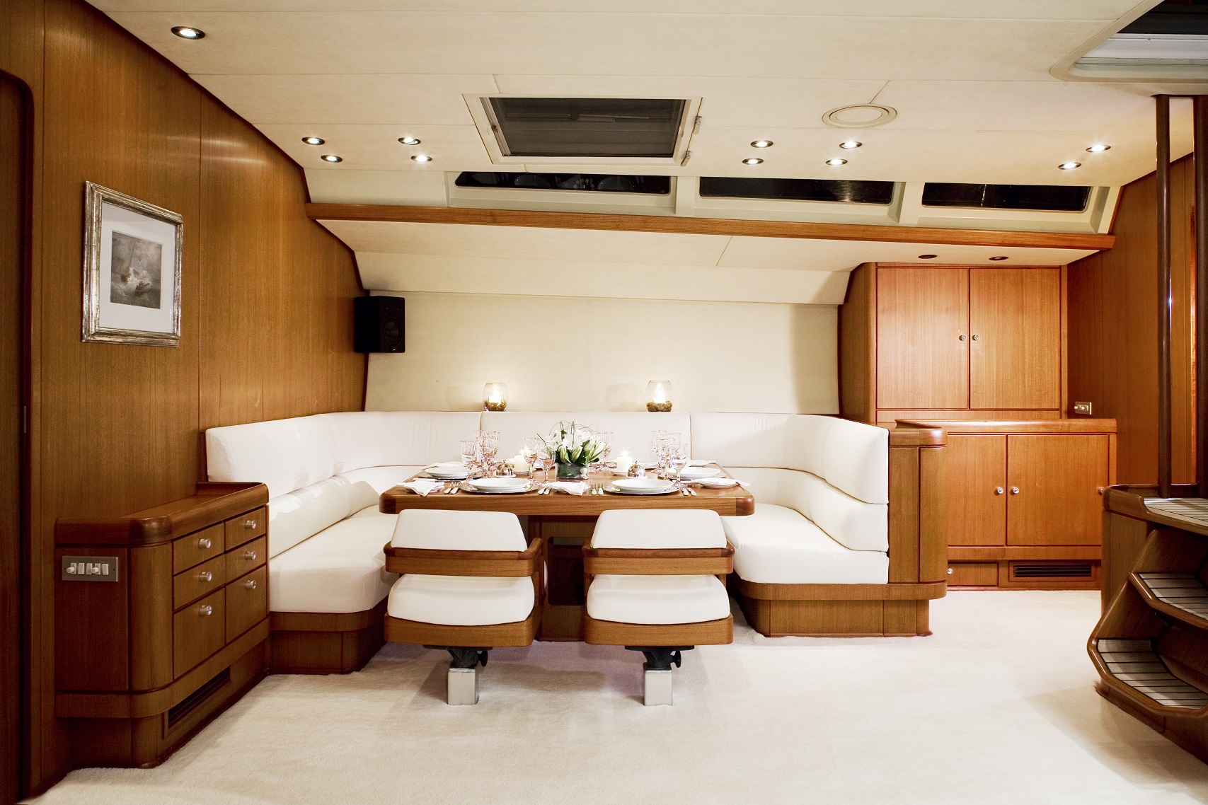 S/Y CYCLOS II yacht for charter dining area