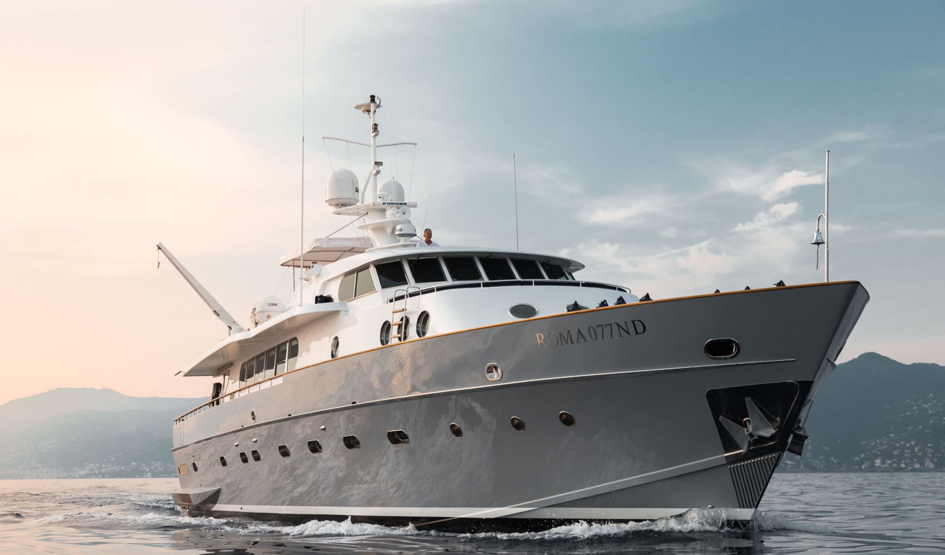 M/Y PAOLUCCI yacht for charter anchored