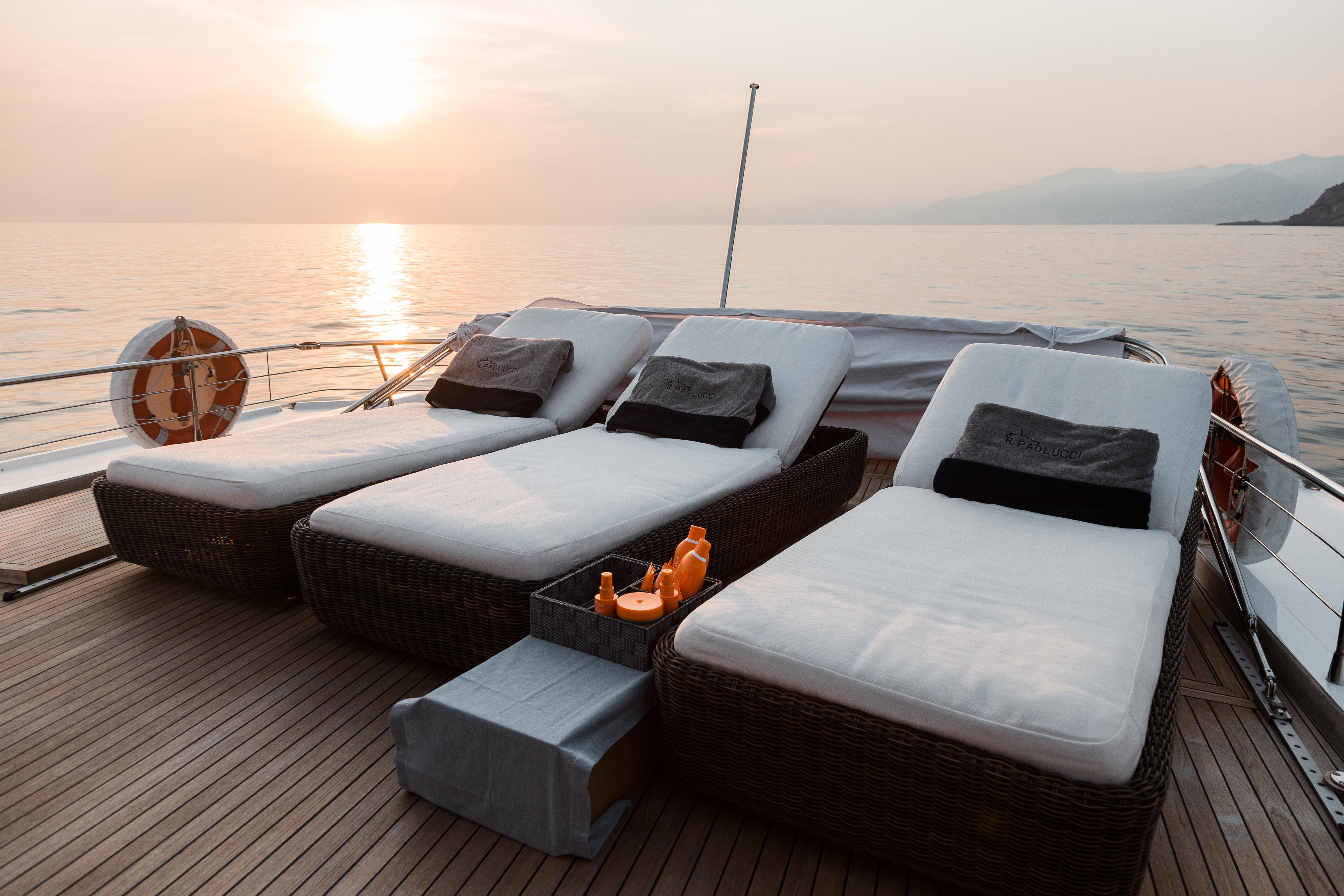 M/Y PAOLUCCI yacht for charter sunbed