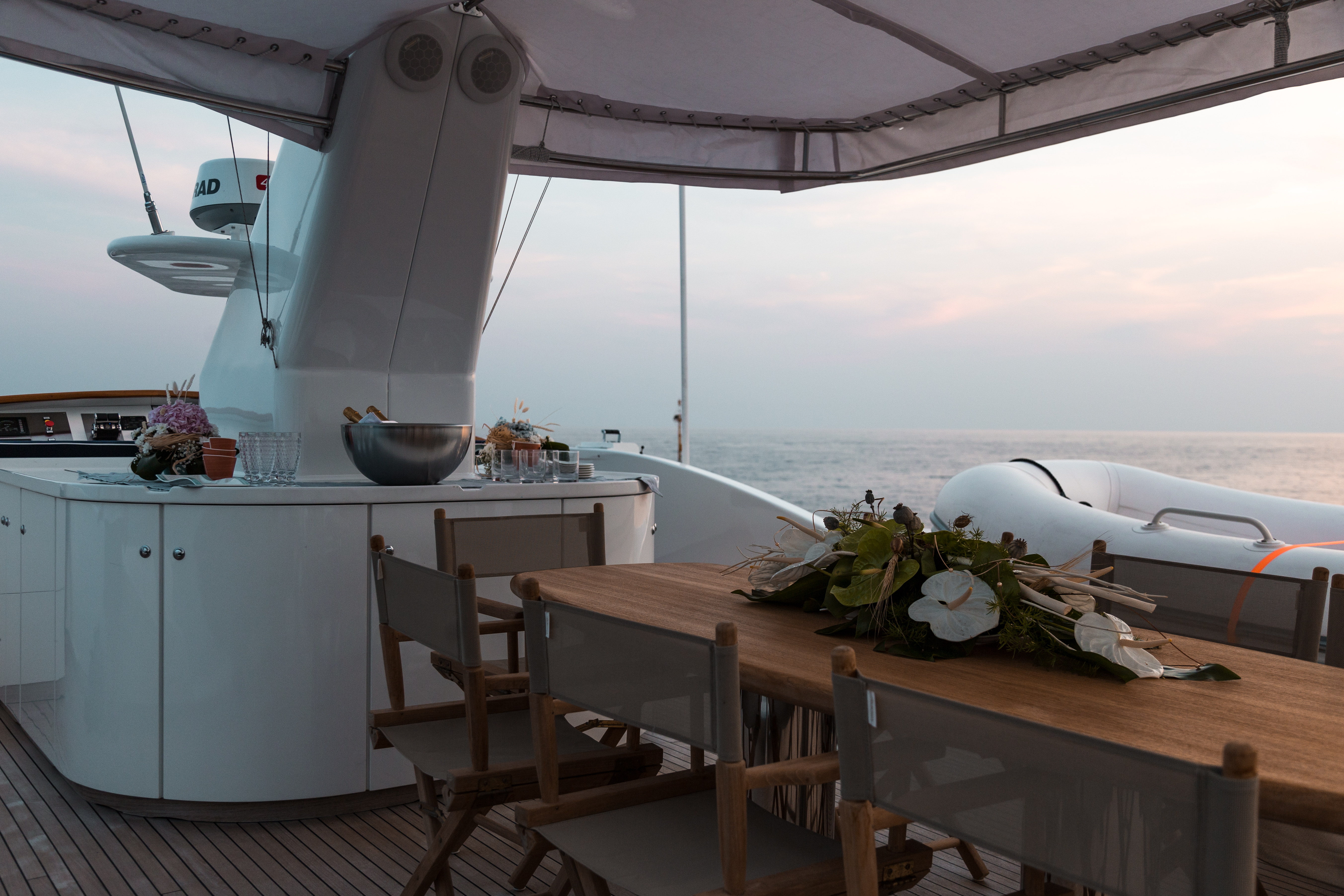 M/Y PAOLUCCI yacht for charter upper deck dining area