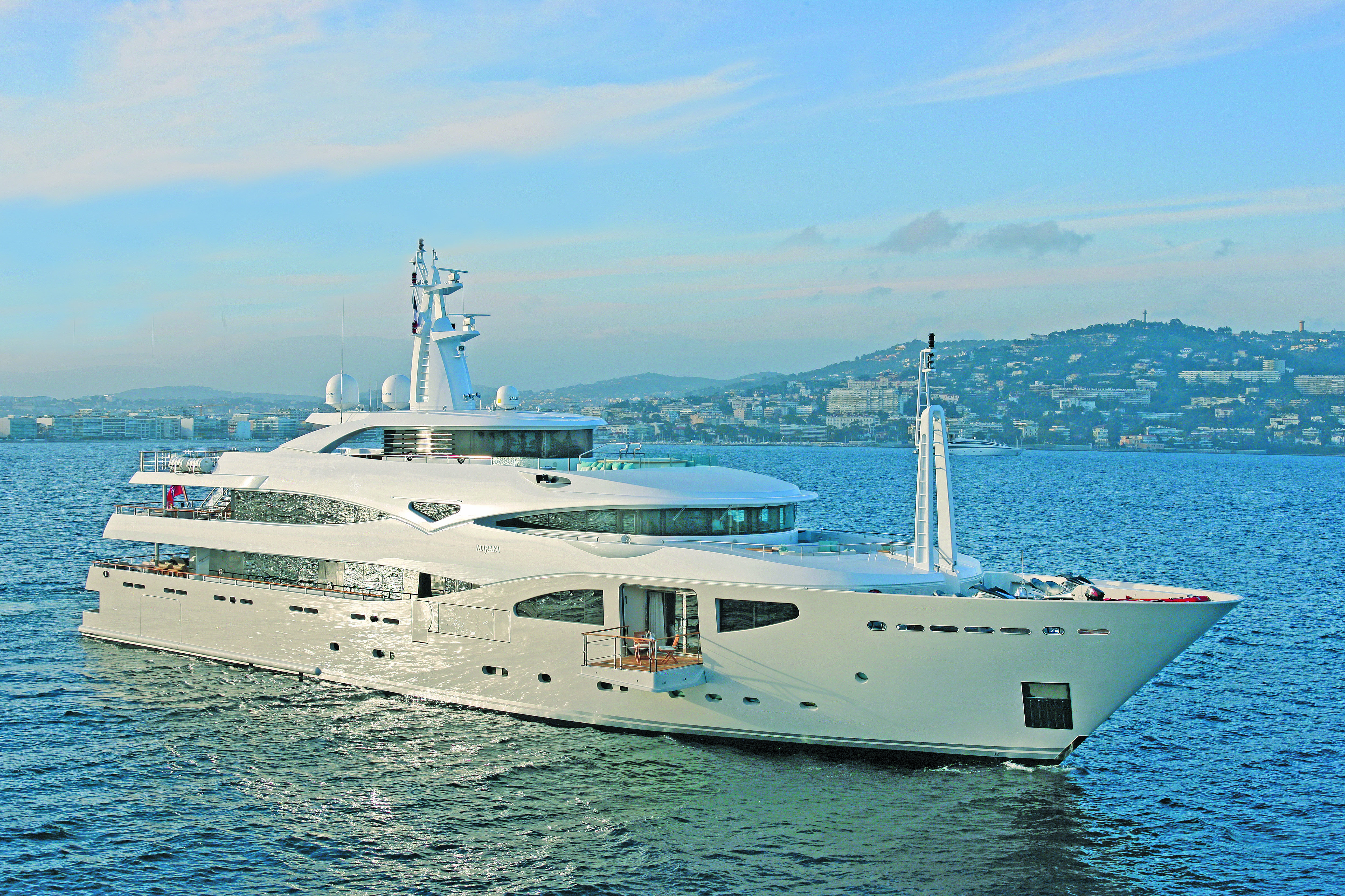 M/Y MARAYA yacht for charter at anchor