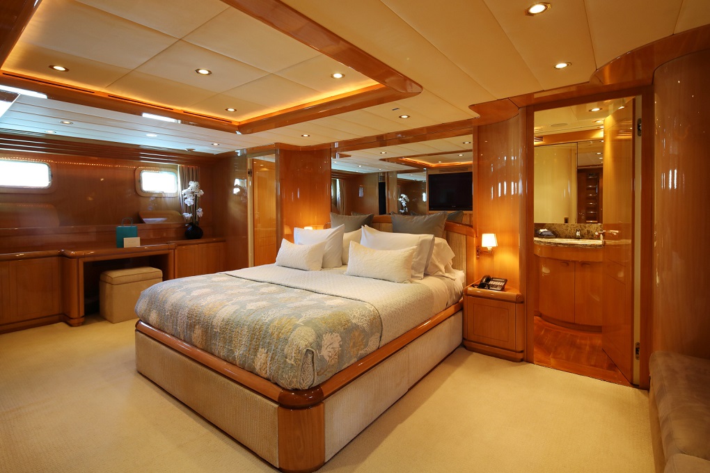 M/Y INDIGO luxury yacht for charter master bedroom