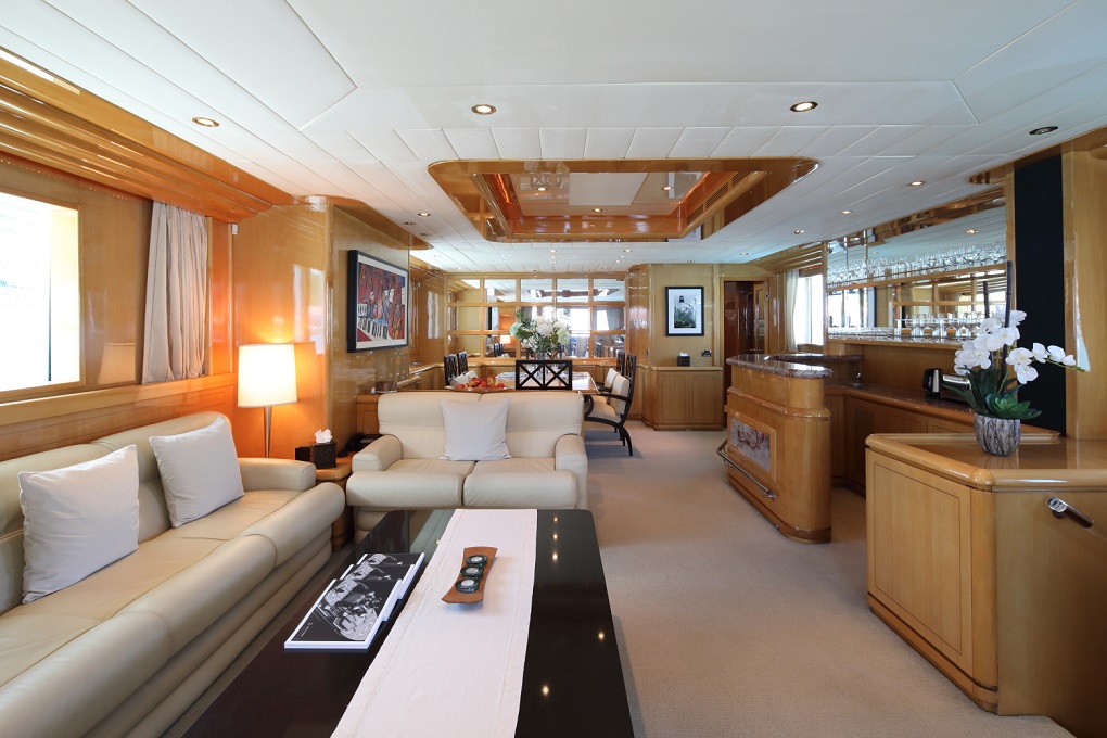 M/Y INDIGO yacht for charter lounge area