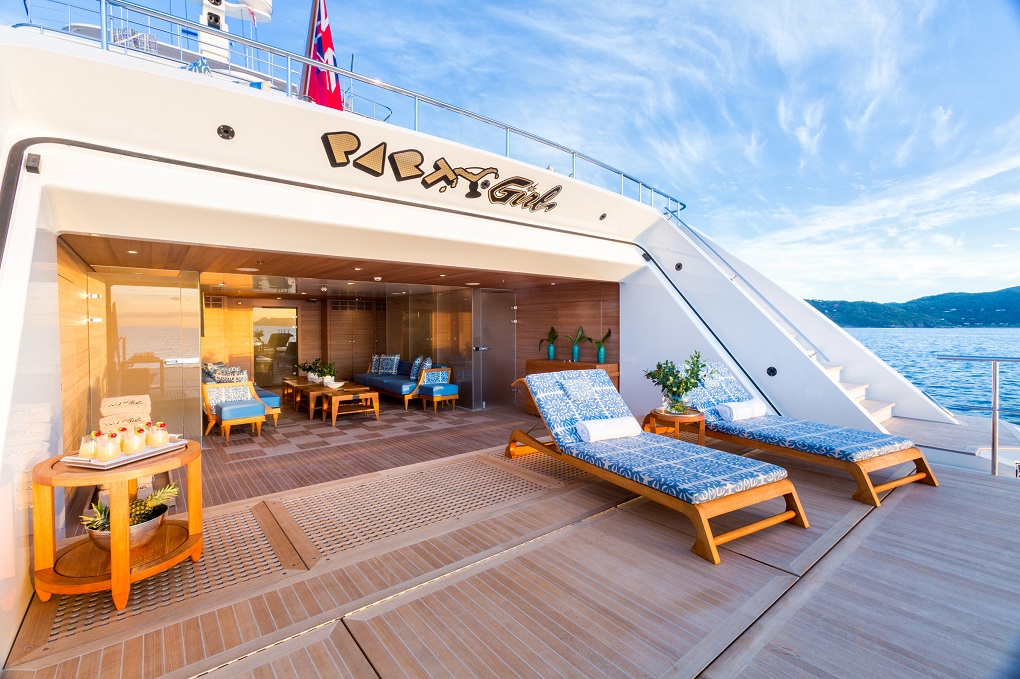 Outdoor livingroom and sunbed area Party Girl yacht Yachtzoo