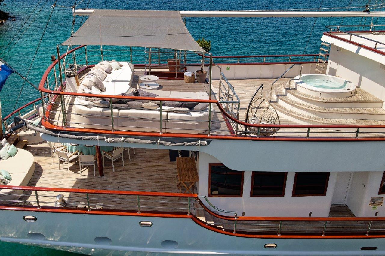 Corsario Sailing Yacht for Charter ()