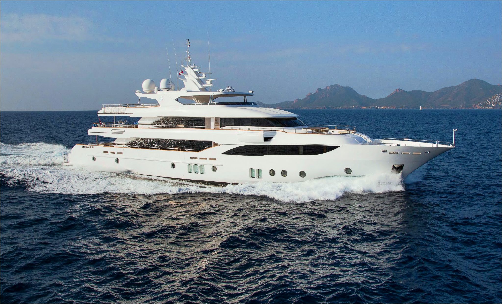 EUR 1M Price Reduction on Superyacht for sale MY ESCAPE