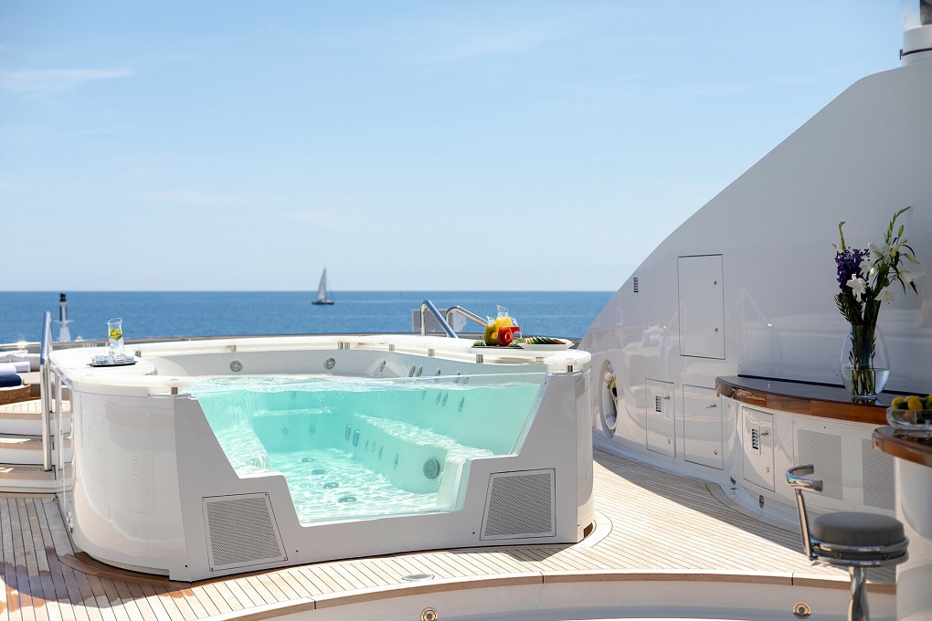 Helios m Oceanco Jacuzzi Exterior