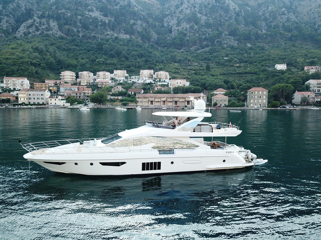M/Y SOARING yacht for sale at anchor