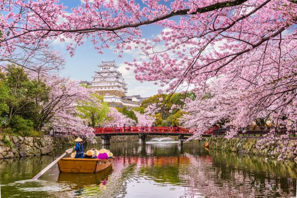 himeji-castle-luxury-yacht-holiday-japan