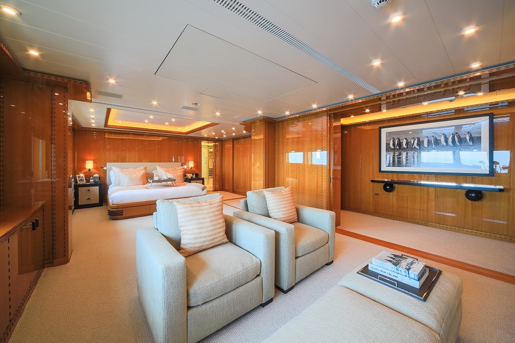 Luna-B-Oceanco-66m-Interior-Master-Stateroom-Office