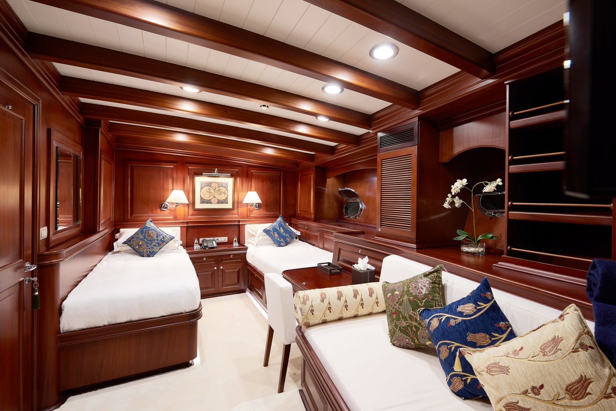 S/Y RIANA Yacht for Charter twin cabin