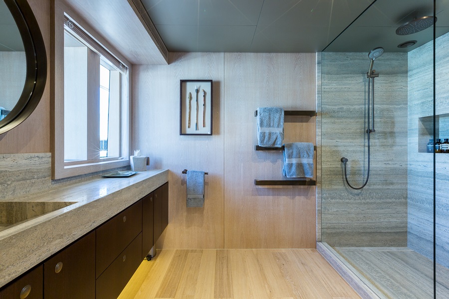 M/Y AKIKO yacht for charter master bathroom