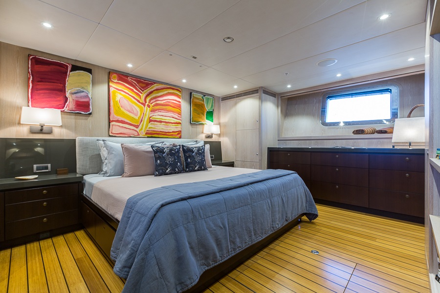 M/Y AKIKO yacht for charter master suite