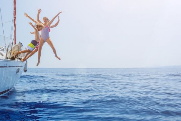 Last minute yacht charter