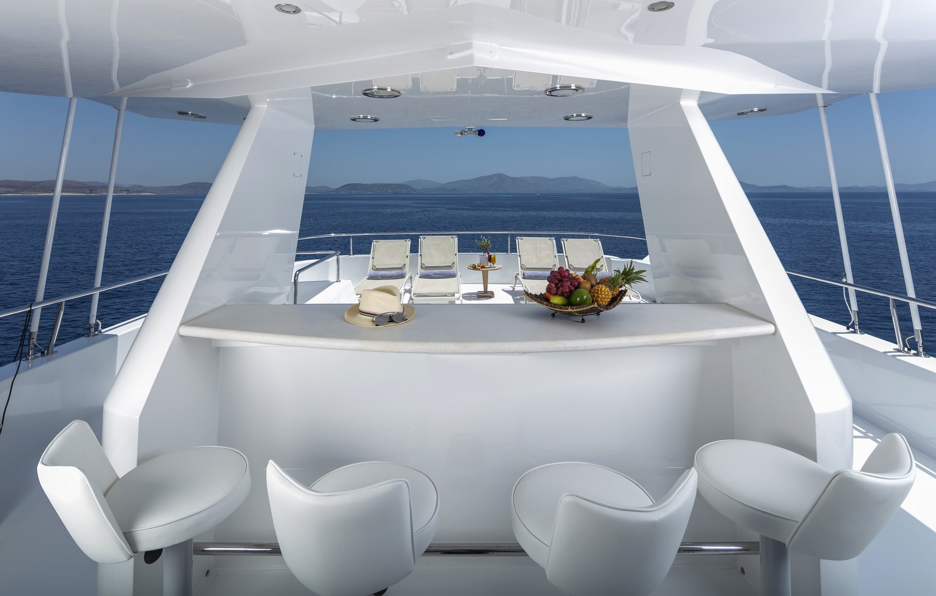 m/y endless summer yacht for charter deck bar