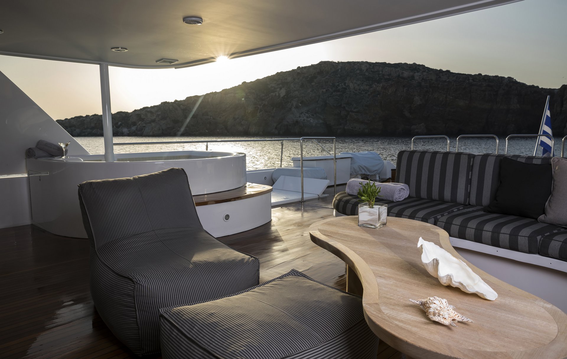 m/y endless summer yacht for charter deck area