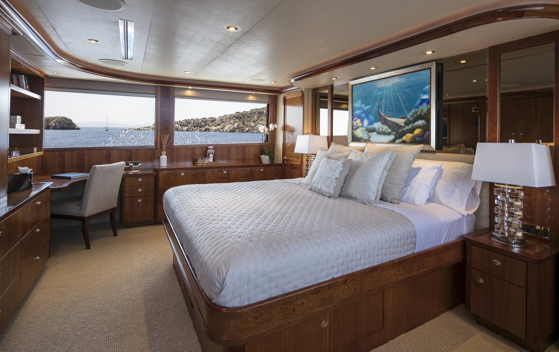 m/y endless summer yacht for charter double cabin bed