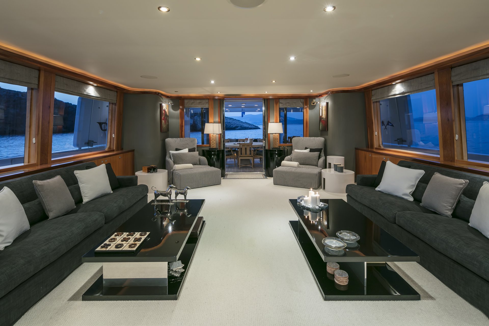 m/y endless summer yacht for charter sofas