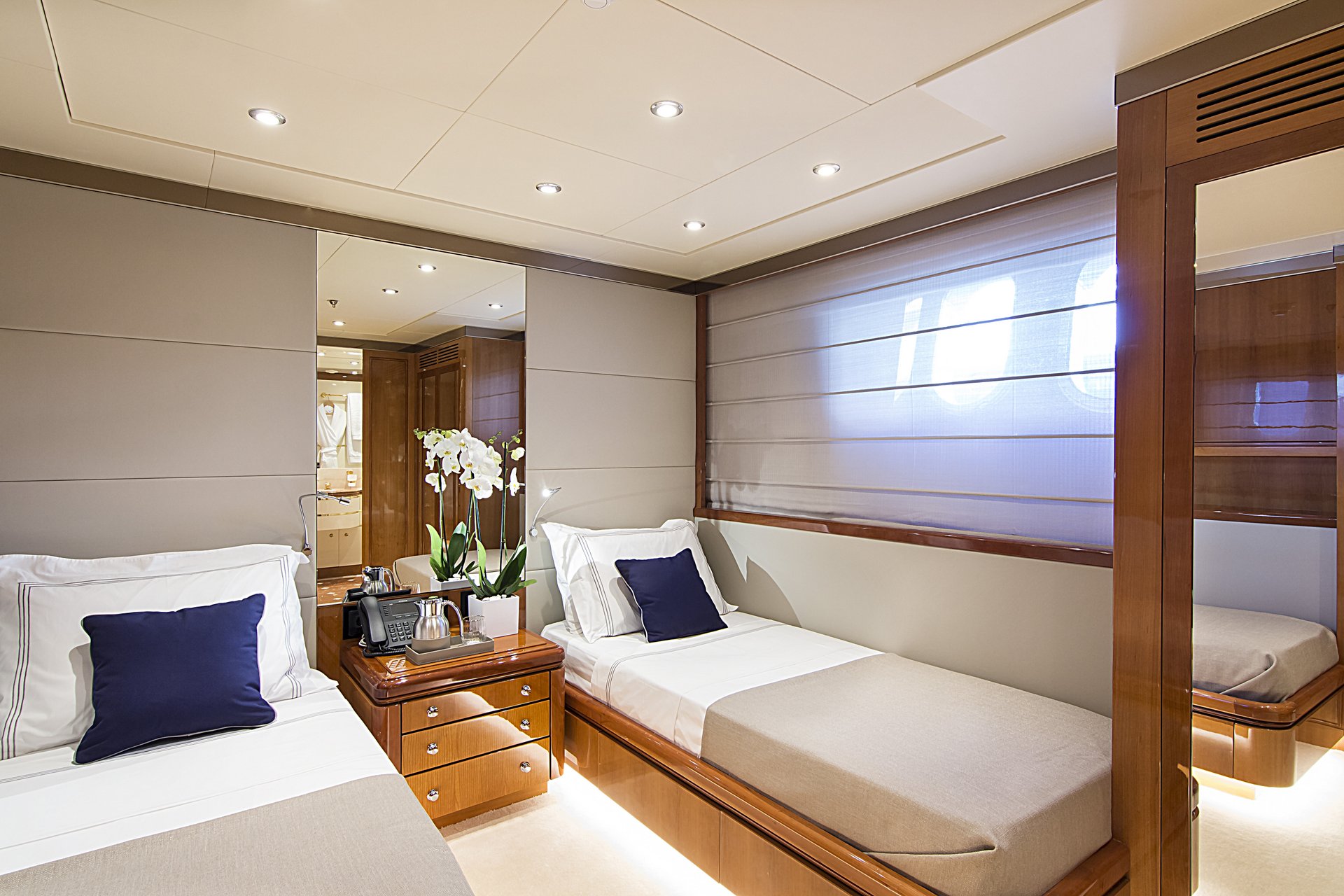 m/y invader yacht for charter twin cabin