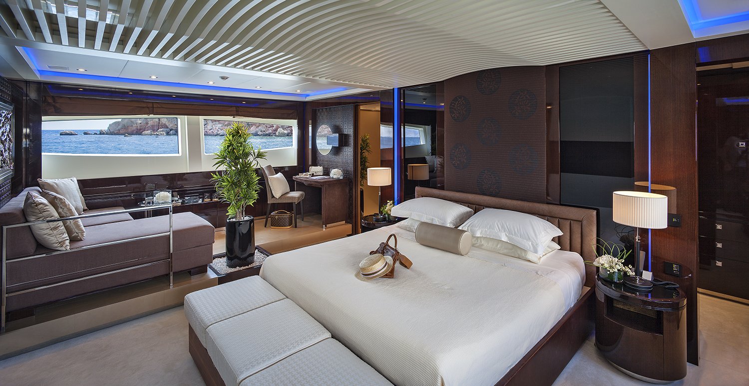 M/Y MY TOY yacht for charter master suite