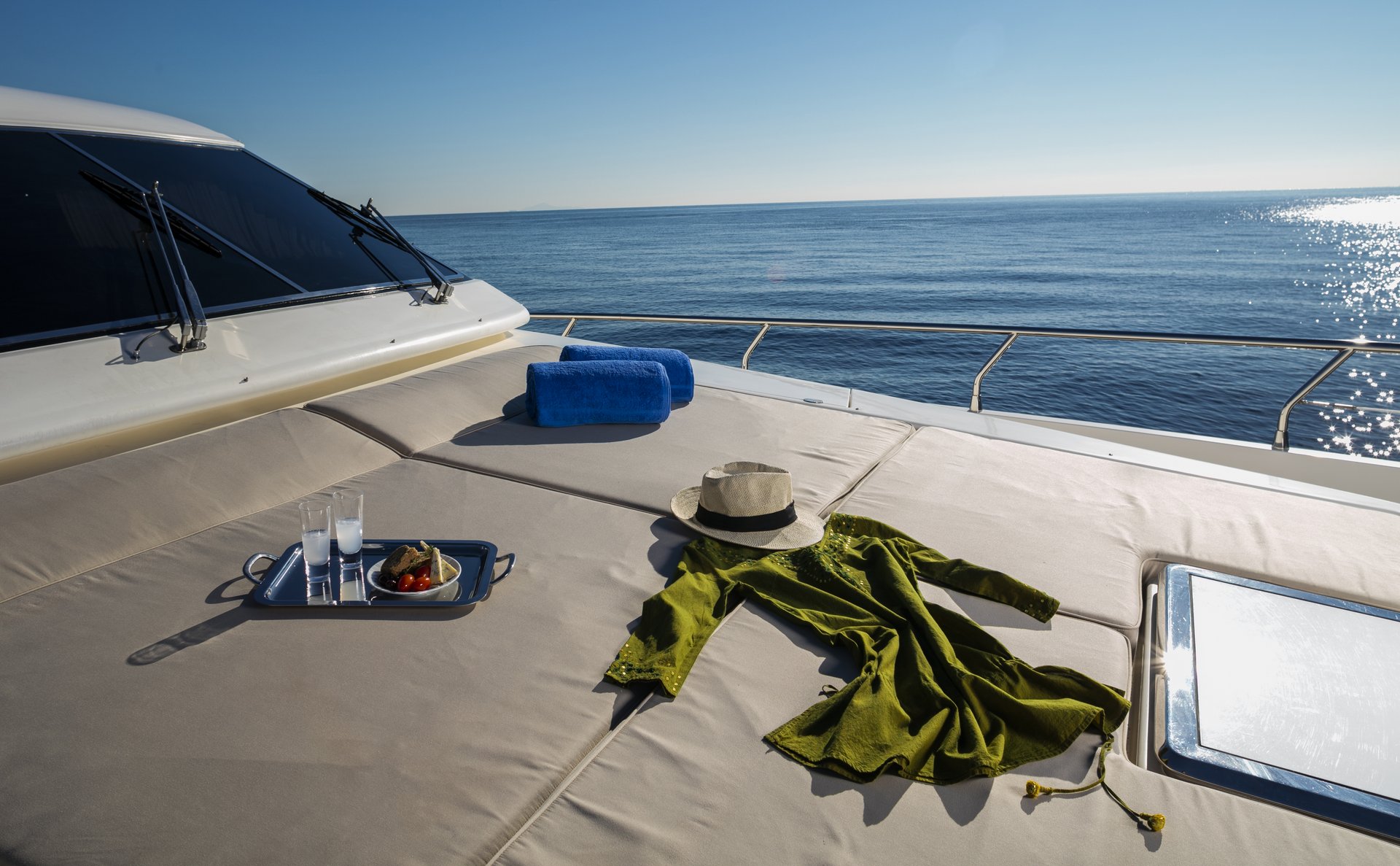M/Y Mythos yacht for sale sundeck detail