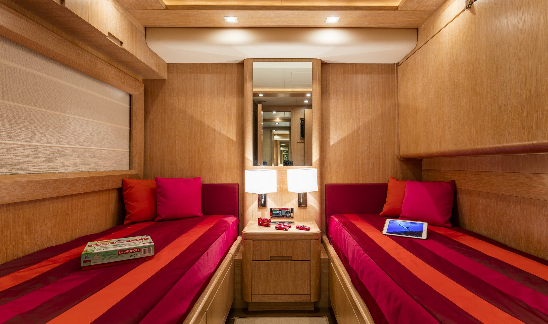 M/Y Mythos yacht for sale twin cabin