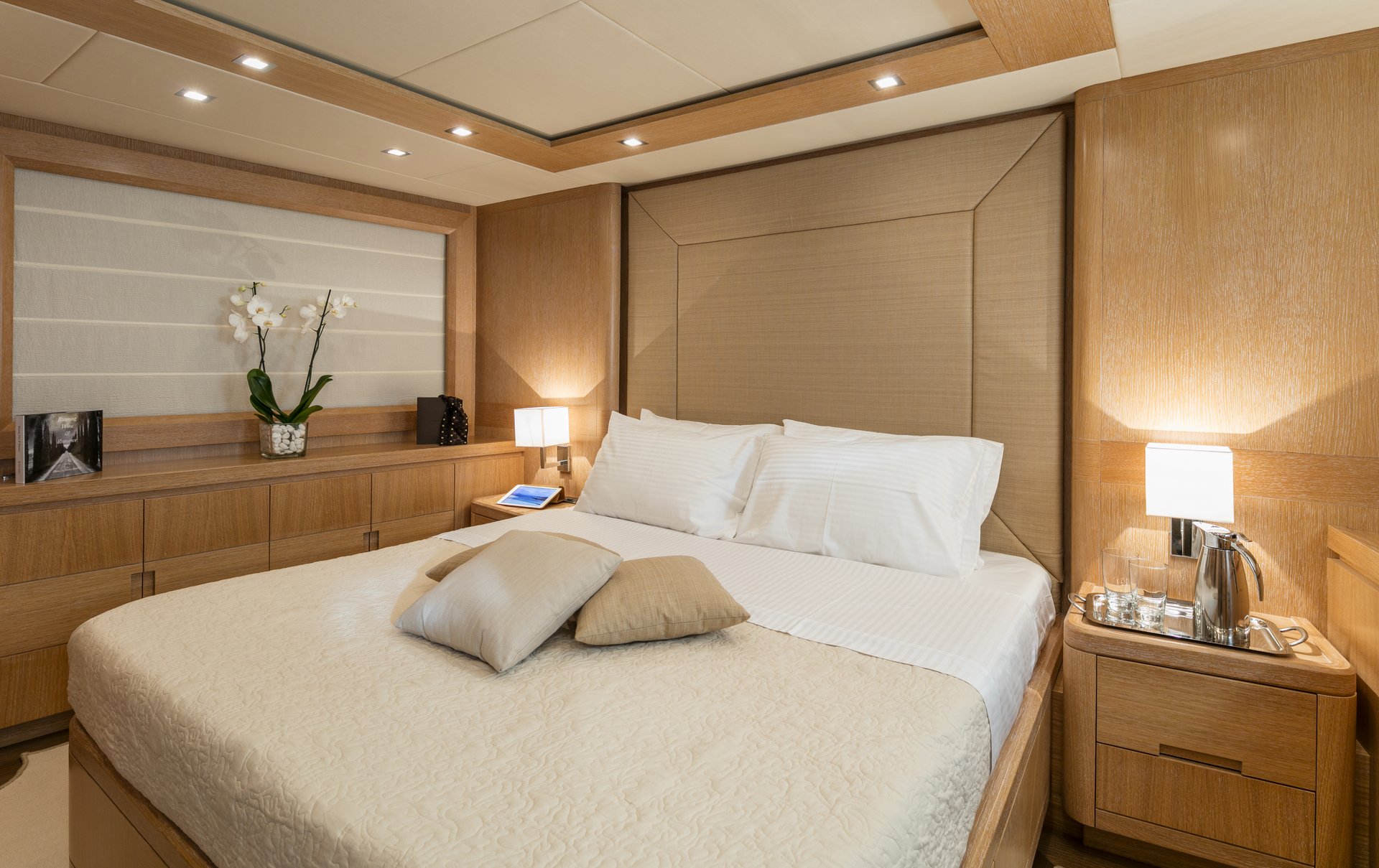 M/Y Mythos yacht for sale stateroom