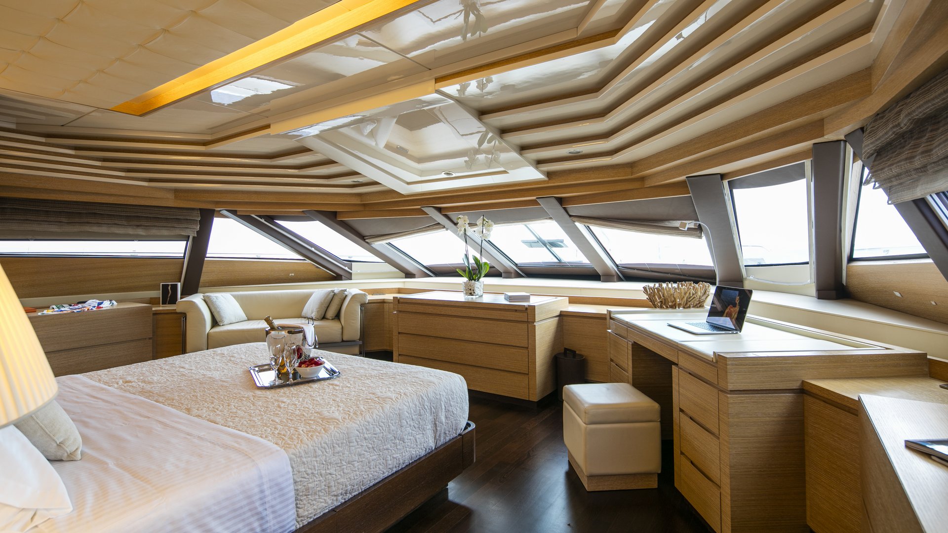 M/Y RINI yacht for charter master bedroom