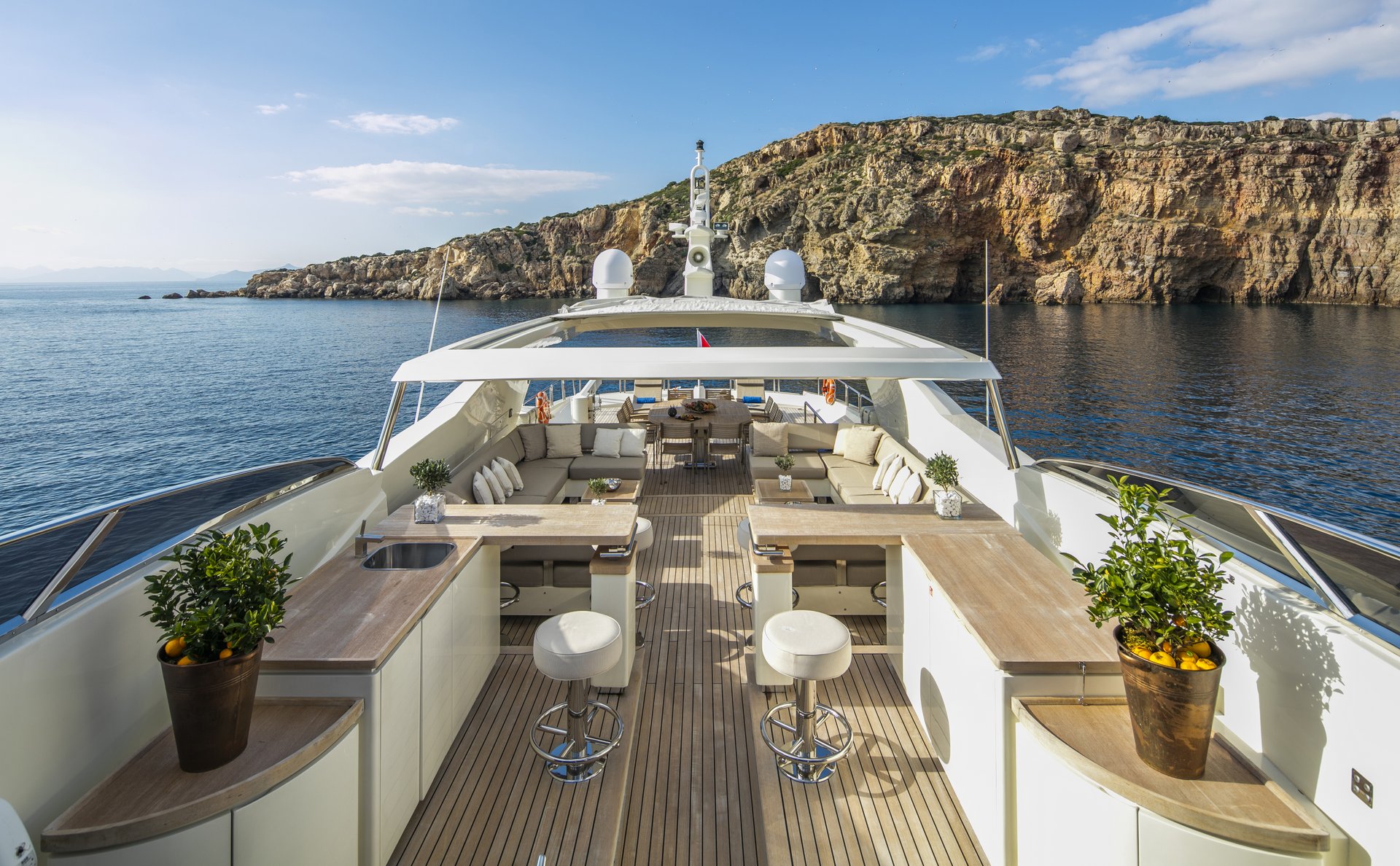 M/Y RINI yacht for charter deck entertainment