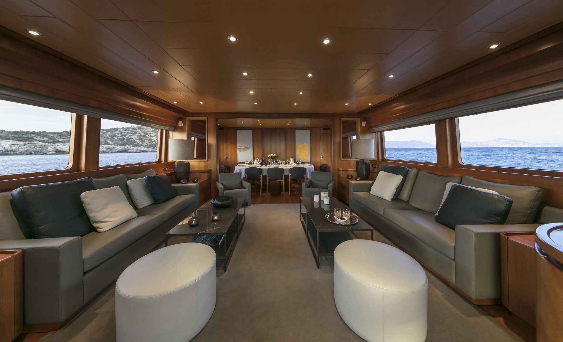 M/Y SUMMER DREAMS yacht for charter lounge