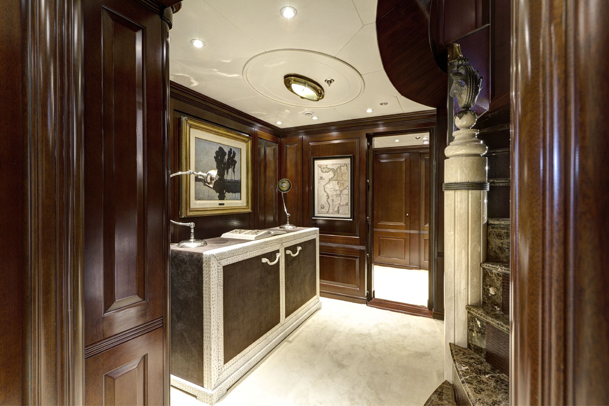 m/y azteca ii yacht for charter lobby