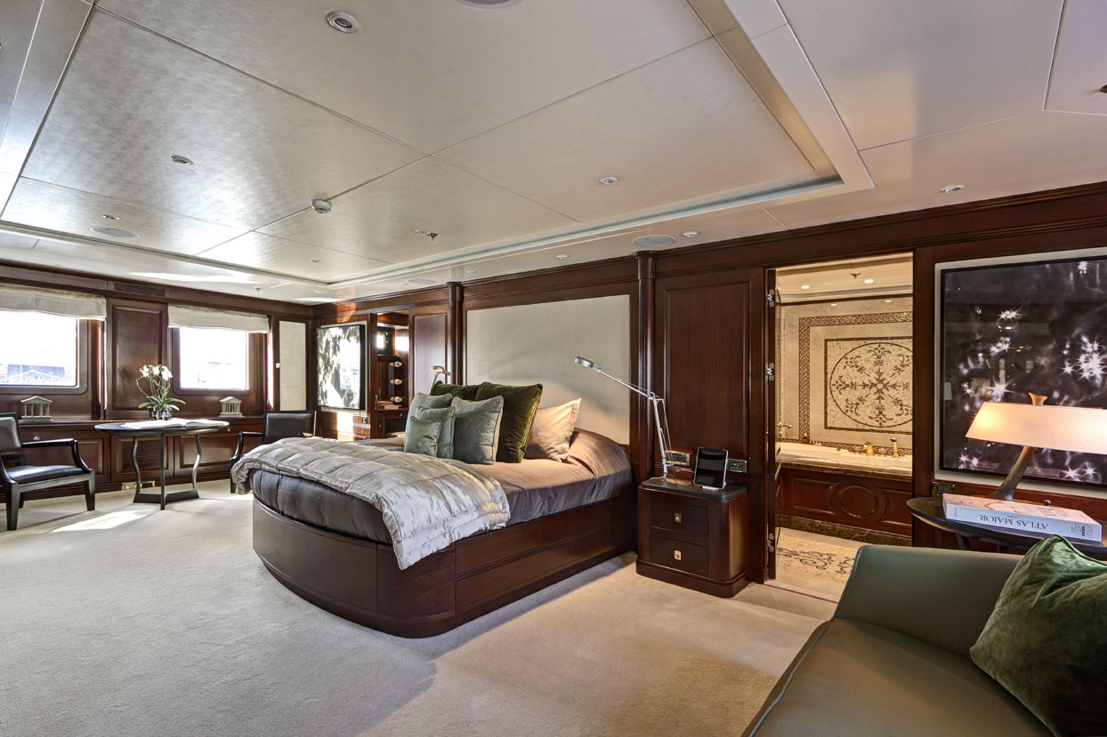 m/y azteca ii yacht for charter master suite