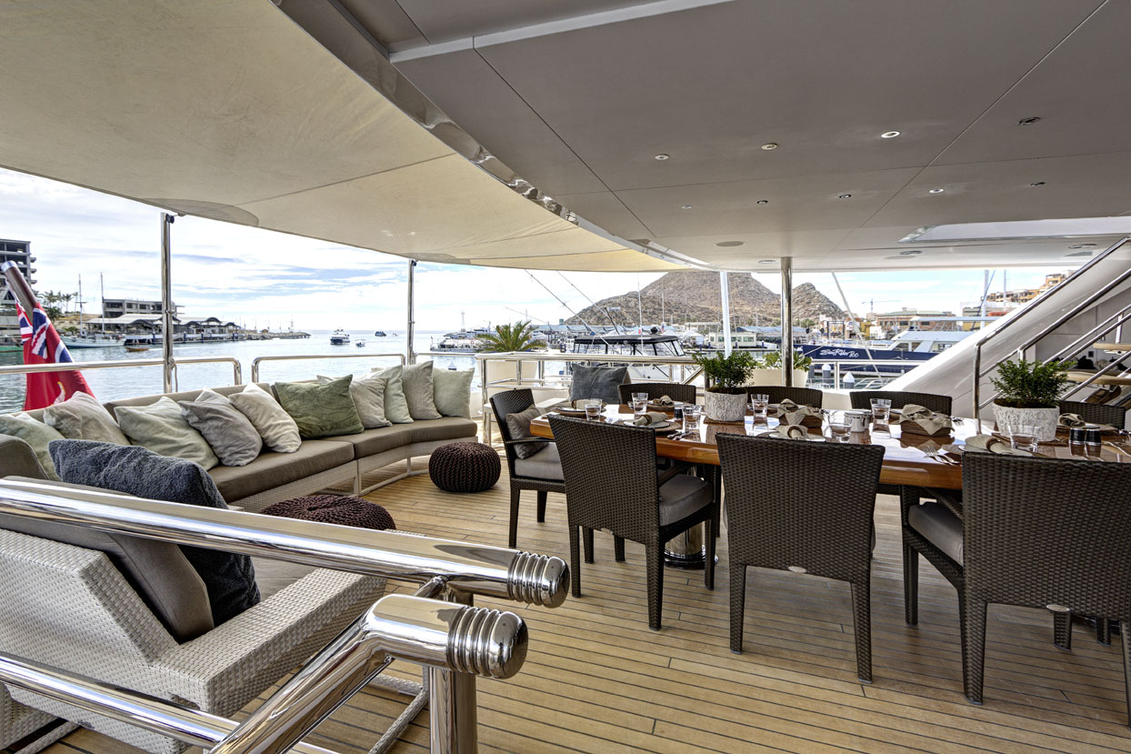 m/y azteca ii yacht for charter alfresco dining