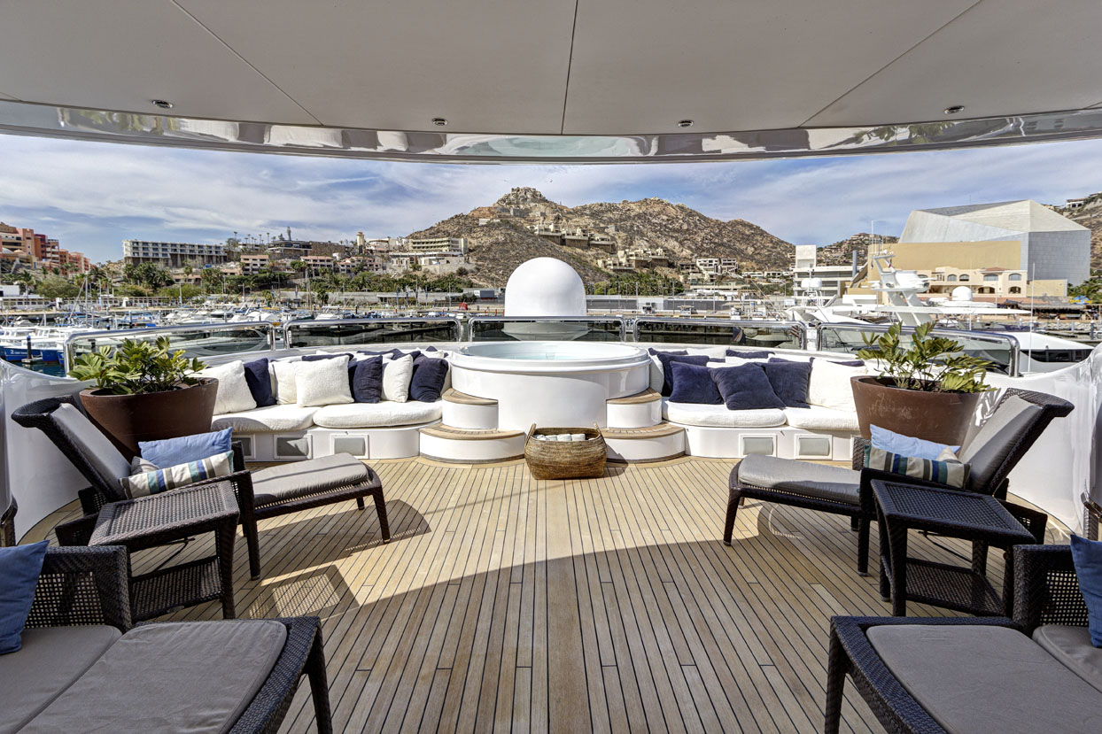 m/y azteca ii yacht for charter sundeck