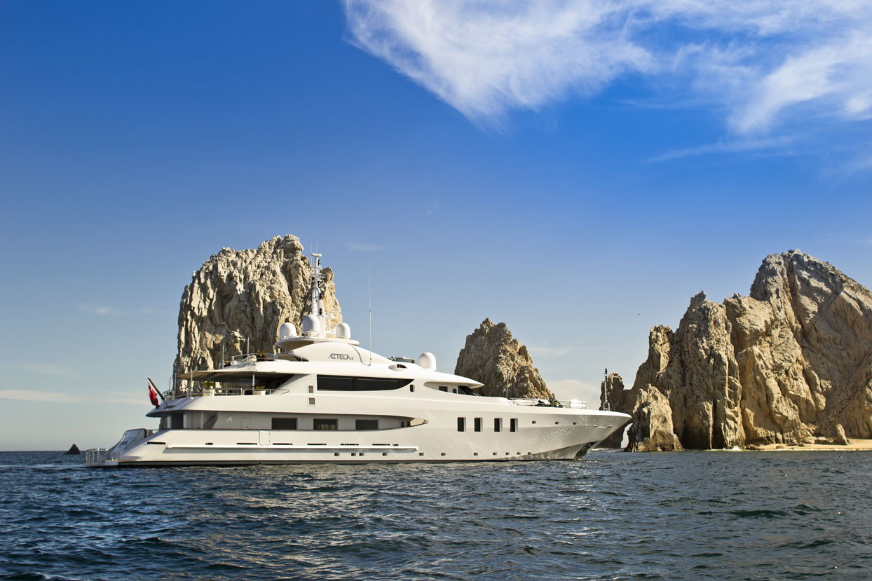 Profile view of M/Y AZTECA II Yacht for Charter