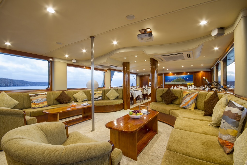 m/y integrity yacht for charter living room