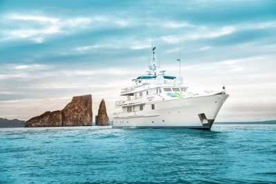 M/Y STELLA MARIS yacht for charter at anchor